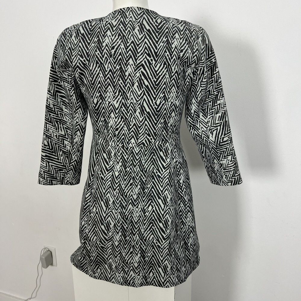 CAbi #3034 Womens Size XS Black White 3/4 Sleeve Zig Zag Ponte Knit Jacket - Picture 6 of 8